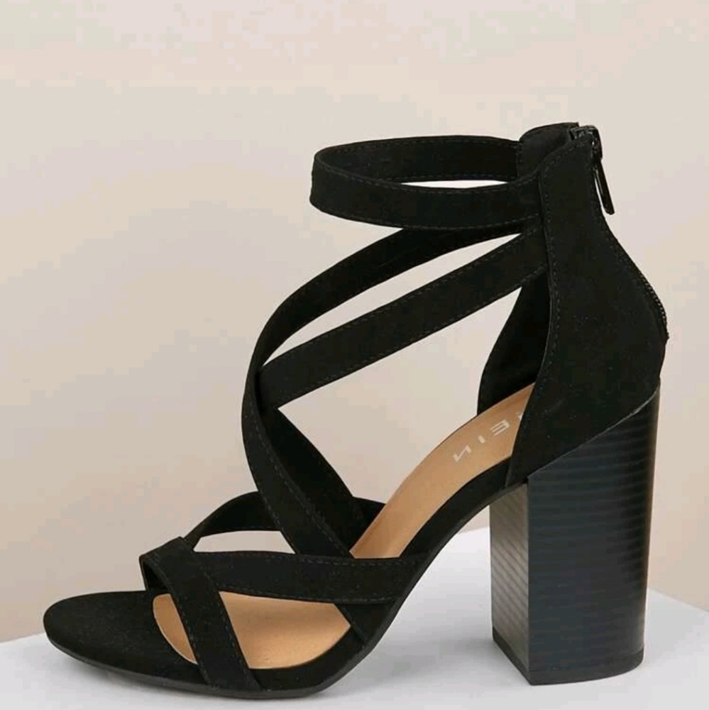 Chunky heel shoes